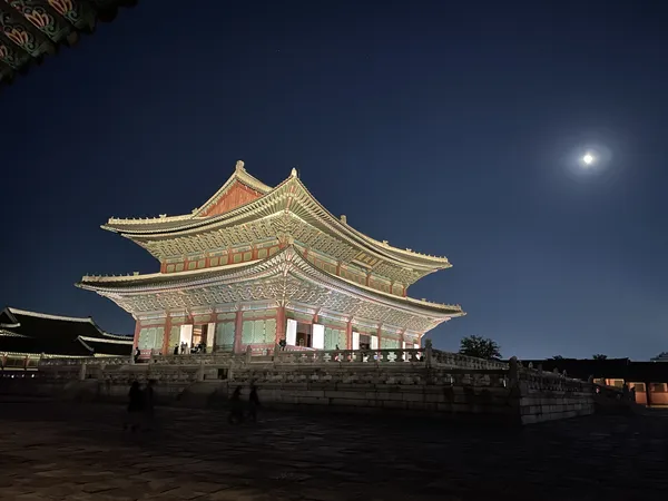 Korean architecture & hanok & seoul-nights aesthetic wallpaper for phone