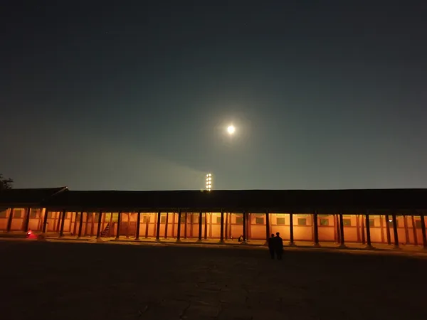 Korean seoul-nights & hanok & architecture aesthetic wallpaper for phone