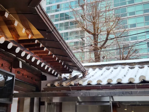 Korean architecture & hanok & snow aesthetic wallpaper for phone