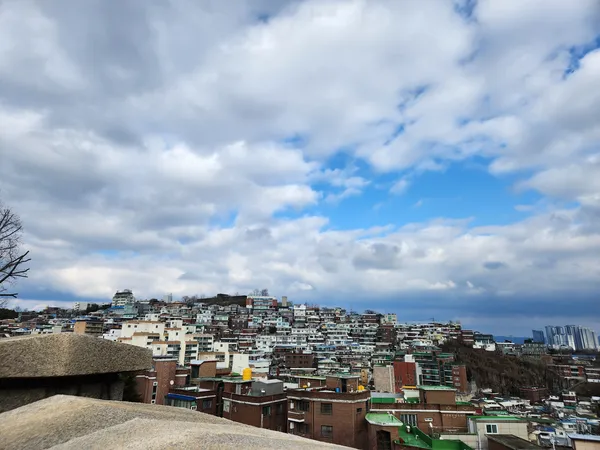 Korean street & architecture aesthetic wallpaper for phone