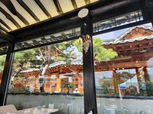 Korean cafe-culture & architecture & hanok aesthetic wallpaper for phone