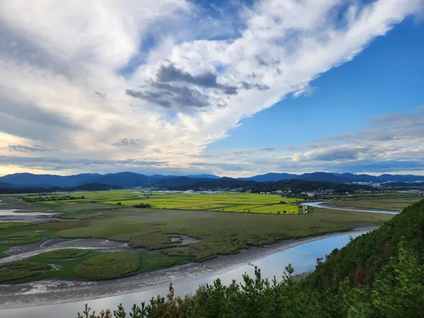 Korean nature & river & mountain aesthetic wallpaper for phone