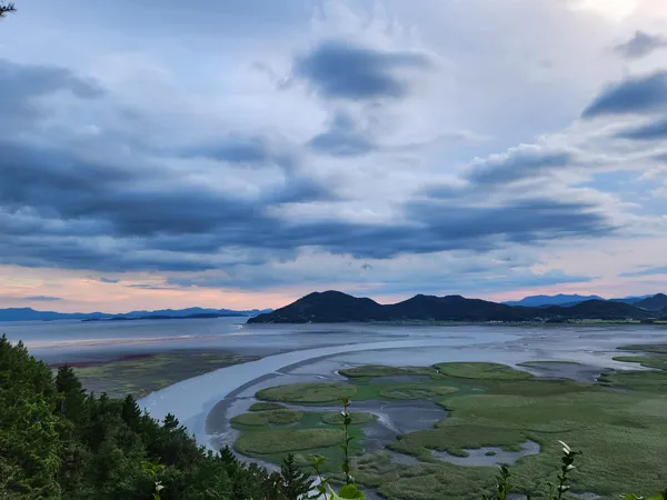 Korean nature & sea & mountain & sunset aesthetic wallpaper for phone