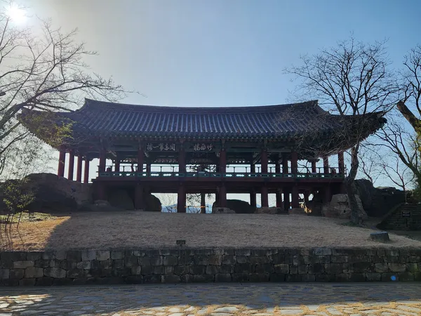 Korean architecture & hanok & nature aesthetic wallpaper for phone