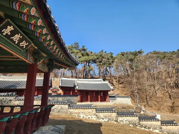 Korean hanok & architecture & nature aesthetic wallpaper for phone