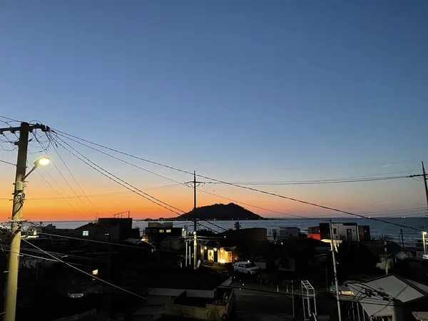 Korean architecture & sea & sunset aesthetic wallpaper for phone