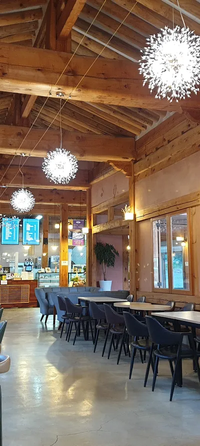 Korean hanok & cafe-culture aesthetic wallpaper for phone