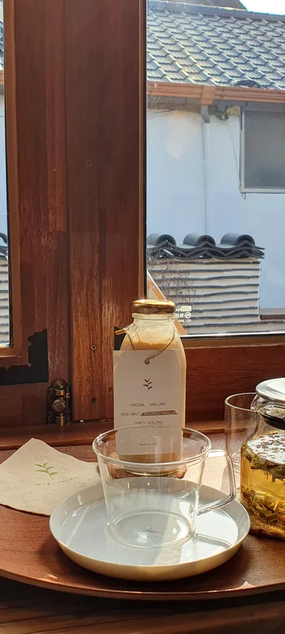 Korean cafe-culture & hanok aesthetic wallpaper for phone