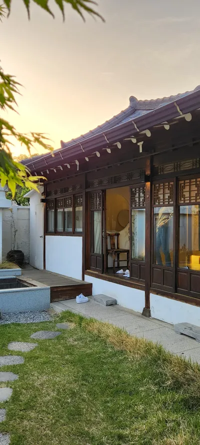 Korean hanok & architecture & aesthetic aesthetic wallpaper for phone