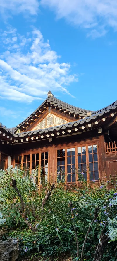 Korean hanok & architecture & flower & nature aesthetic wallpaper for phone