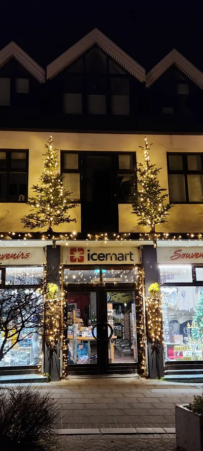 Iceland Street & Architecture travel wallpaper