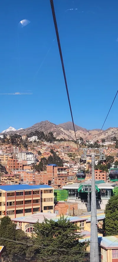 ストリート・山・トレイルの旅の壁紙