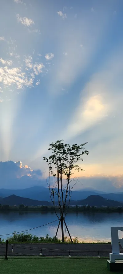 Korean nature & river & mountain & sunset & aesthetic aesthetic wallpaper for phone