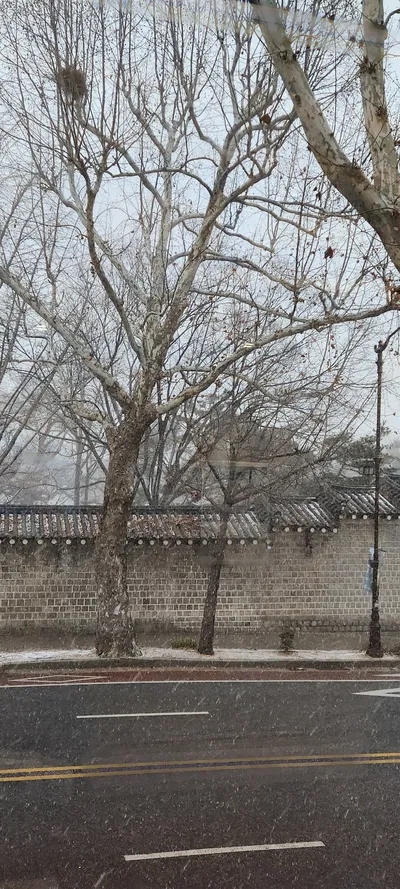 Korean street & architecture & snow & hanok aesthetic wallpaper for phone