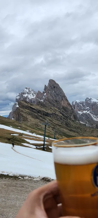 山・トレイル・雪景色の旅の壁紙