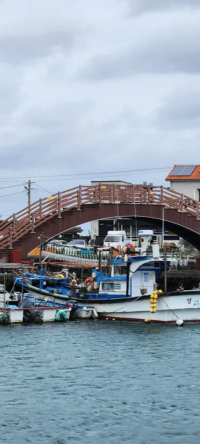 Korean sea & street aesthetic wallpaper for phone