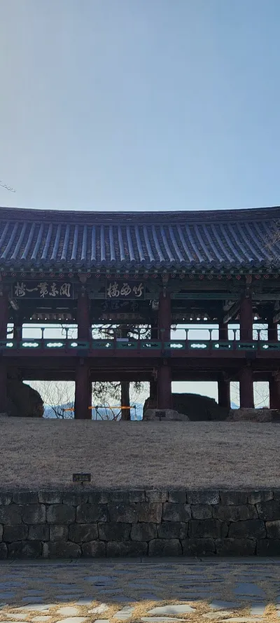 Korean architecture & hanok & nature aesthetic wallpaper for phone