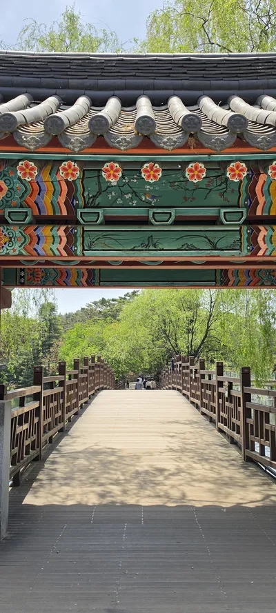 Korean Hanok & River & Lake & Parks & Gardens aesthetic wallpaper for phone