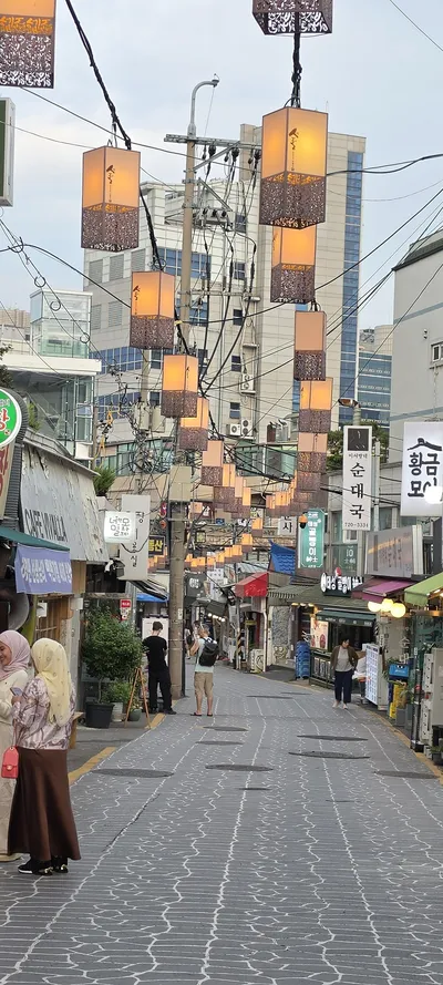 Korean Markets & Street & Hanok aesthetic wallpaper for phone