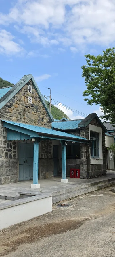 Korean Architecture & Mountains & Trails & Nature & Street aesthetic wallpaper for phone