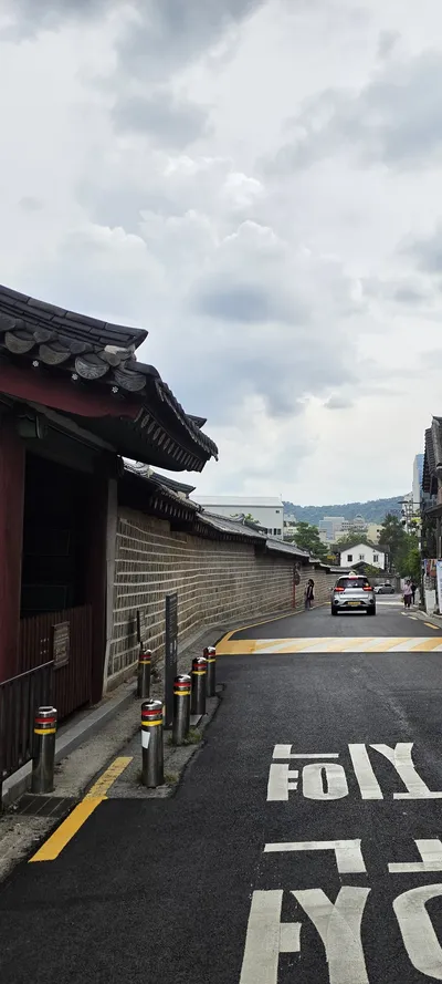 Korean Architecture & Hanok & Street & Alleyways aesthetic wallpaper for phone